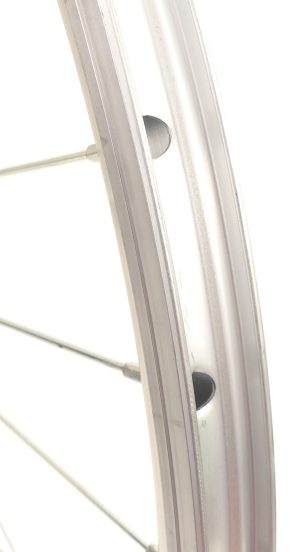 Achterwiel 28" / 622x18 met remnaaf en dubbelwandige aluminium velg